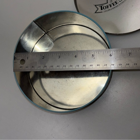 Vintage Prince Charles and Diana Royal Wedding Callard & Bowser collectible tin - Picture 6 of 7